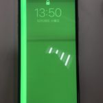 iPhoneXsの画面が緑色に変色！？