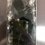 車の下敷きになったiPhone11…画面以外の故障も！？